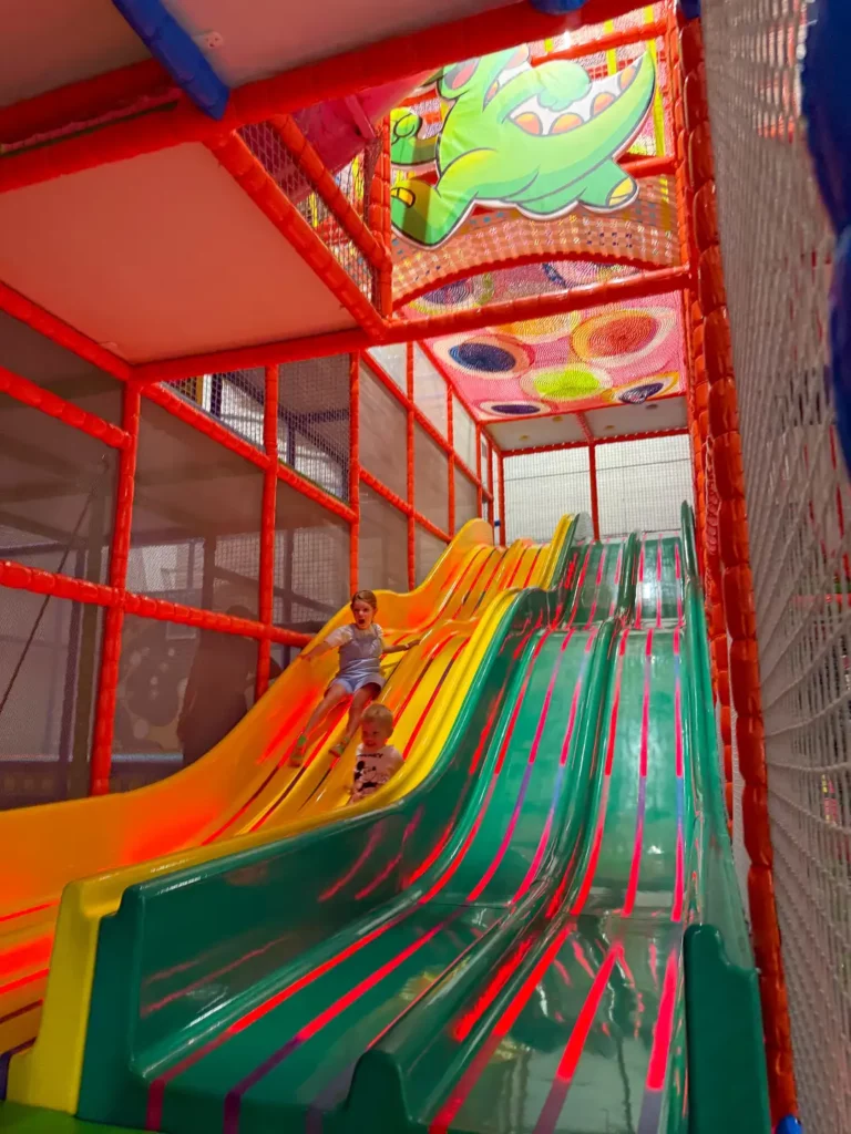 roar around indoor play park in somerset west out with with kids cape town