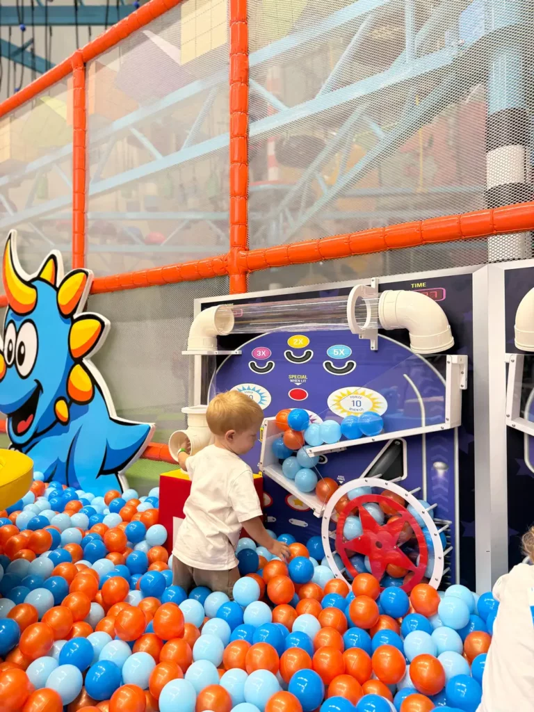 roar around indoor play park in somerset west out with with kids cape town